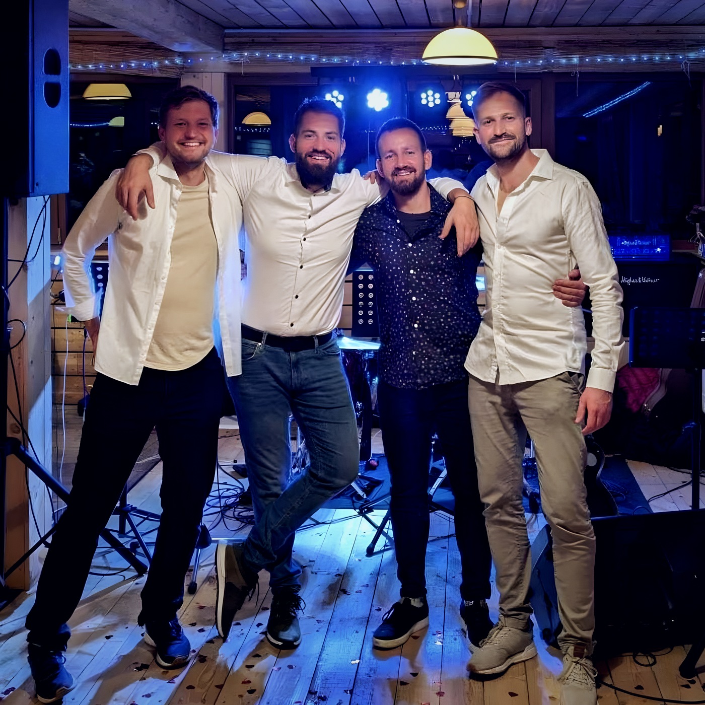 Kapela Opojení — celá parta na akci